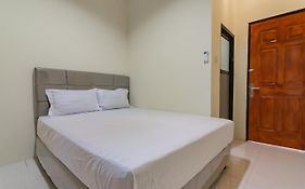 Reddoorz Near Terminal Tirtonadi 2